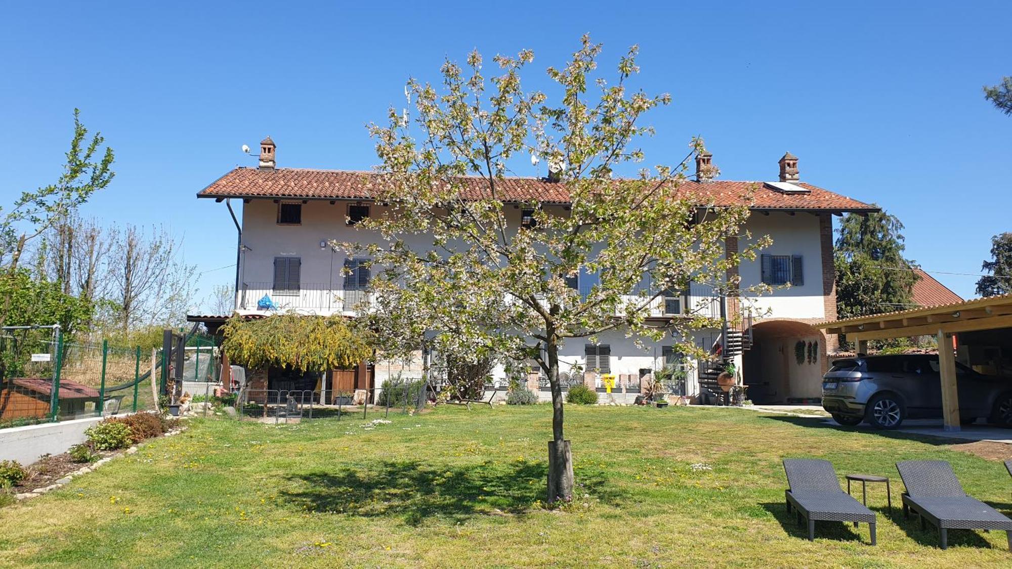 La Tana Dei Corgi Bed & Breakfast Moncrivello Exterior photo